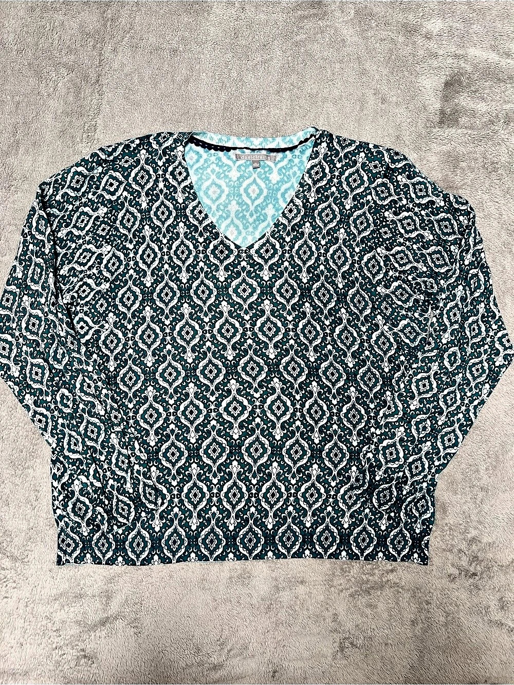 Daniel Rainn Geometric V-Neck Sweater in Green & White Size XL